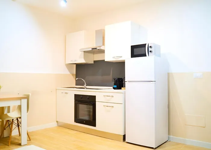 Suite N.2 500Mt Da Policlinico/10Min Da Stazione